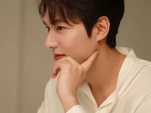 Lee Min Ho là nam diễn viên Hàn Quốc sở hữu sóng mũi dọc dừa đẹp, tự nhiên và hài hoà với gương mặt
