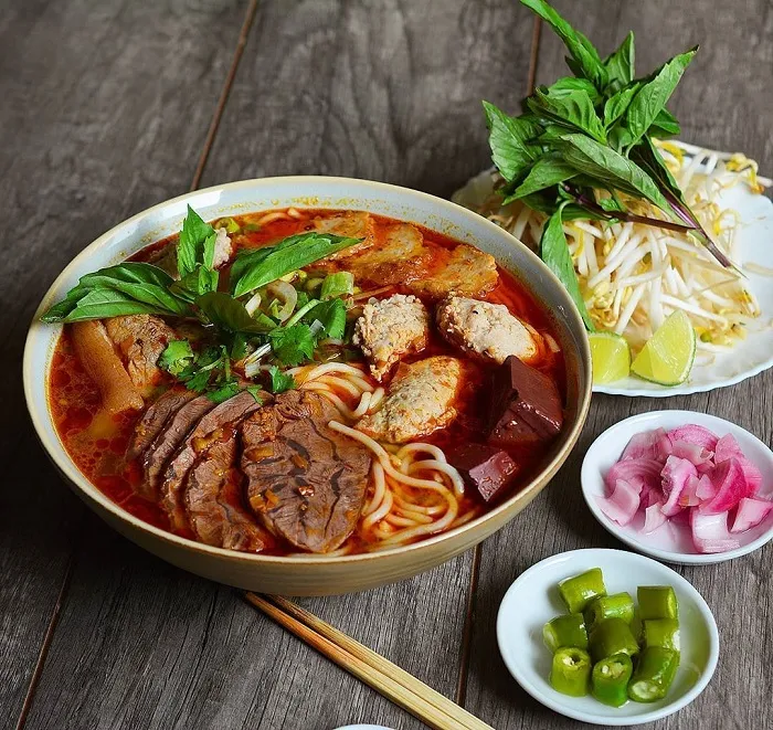 Bún bò là một món ăn đặc sản của Huế