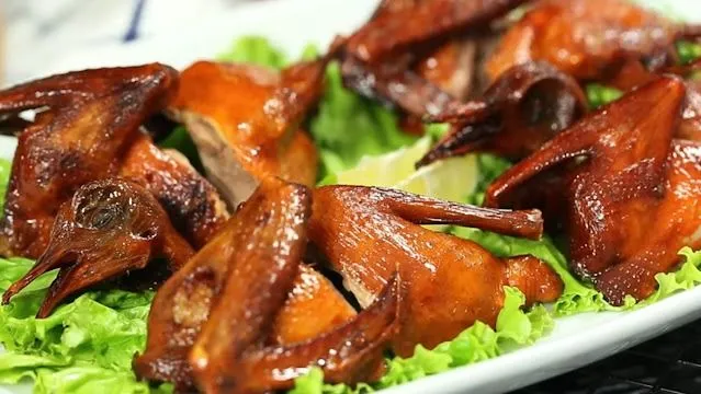Chế độ ăn uống sau khi nâng mũi đóng vai trò rất quan trọng trong việc hồi phục.