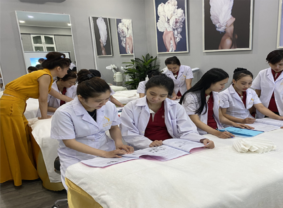 Đào tạo học viên tận tình, chuyên nghiệp