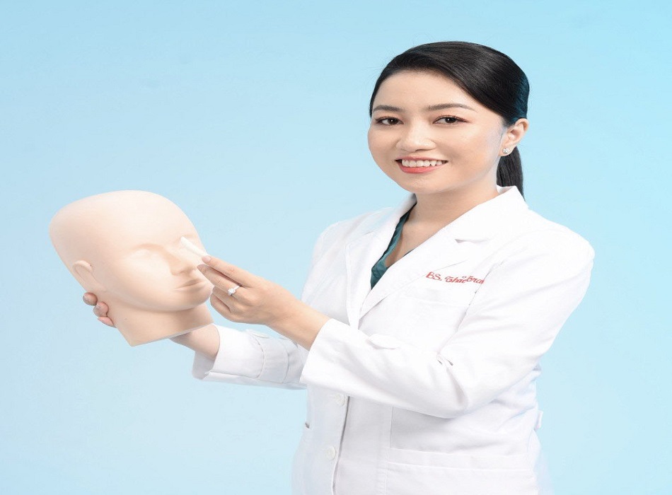 Bác sĩ Cái Hữu Ngọc Thảo Trang – Chuyên gia nâng mũi sụn sườn hàng đầu tại TP.HCM