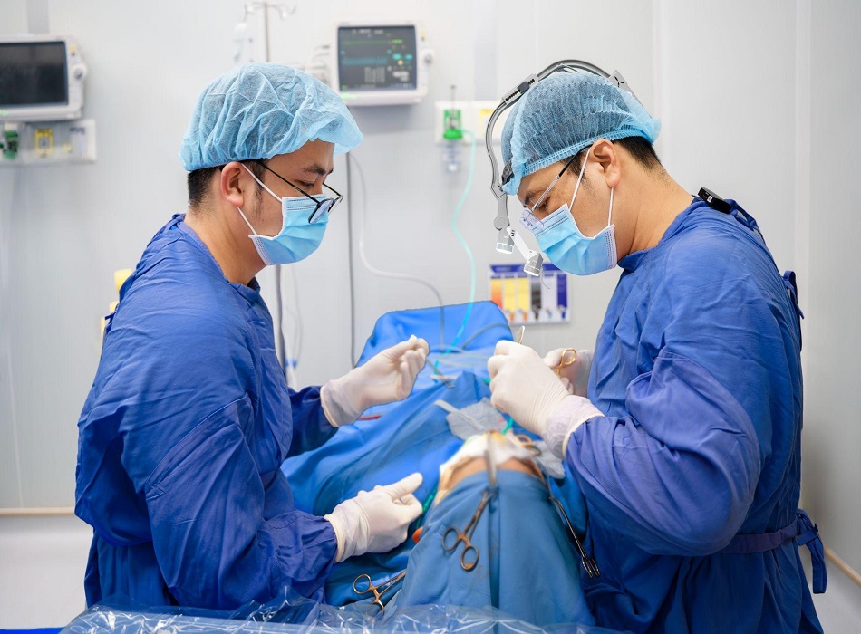 Bác sĩ Harvey Nguyễn còn được đánh giá cao bởi sự tận tâm và tư vấn tận tình
